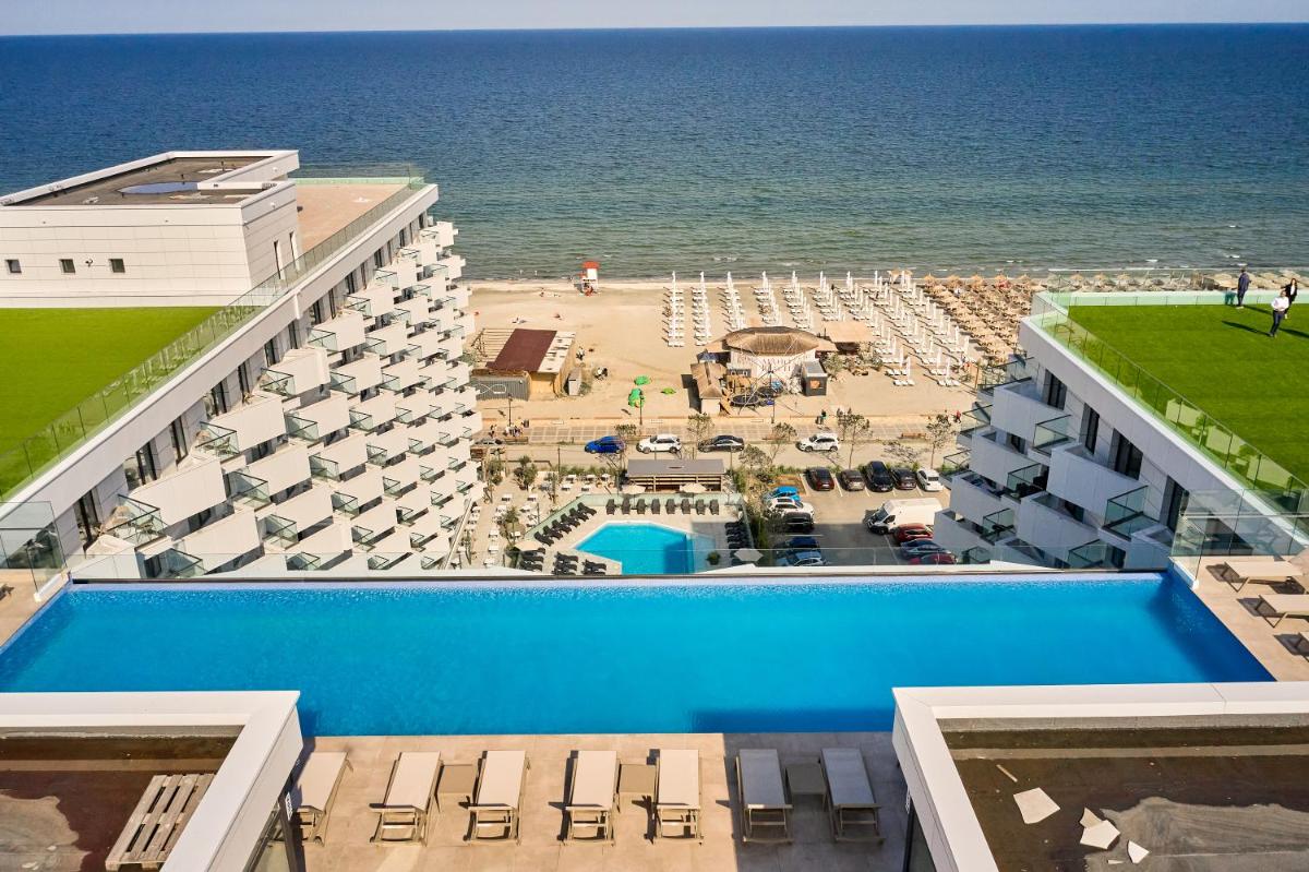 Sapphire - Infinity Pool & Spa Resort