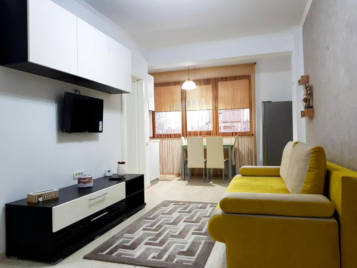 Sarah Apartment
