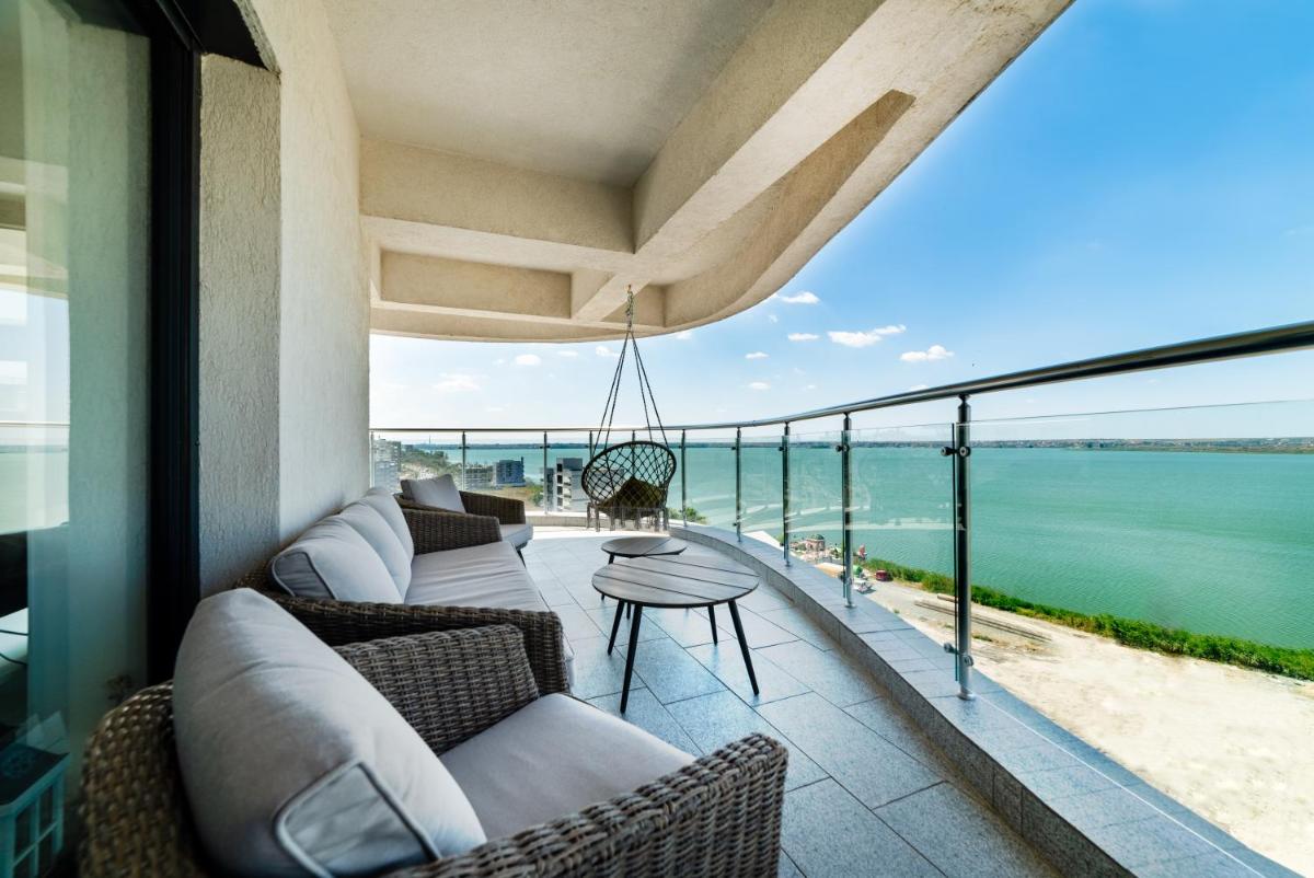 Seaside by Casa del Mar