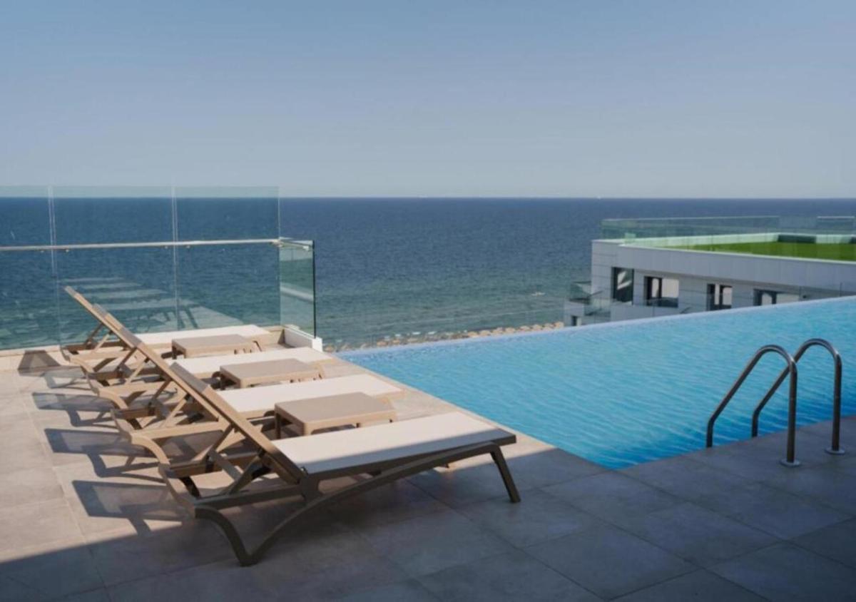 SeaView One by Alezzi Infinity