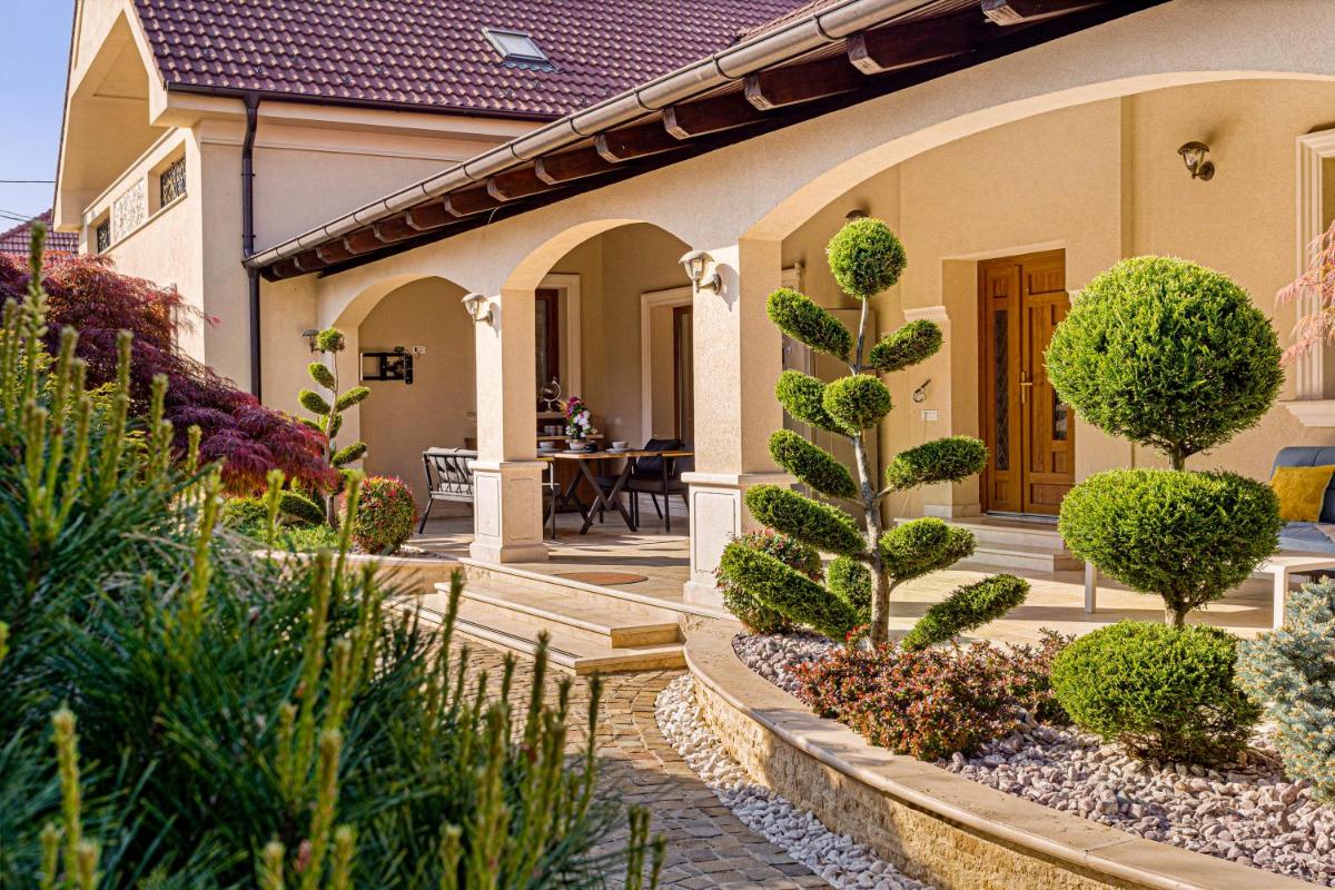 Sika Royal Garden & Spa Central Apartment