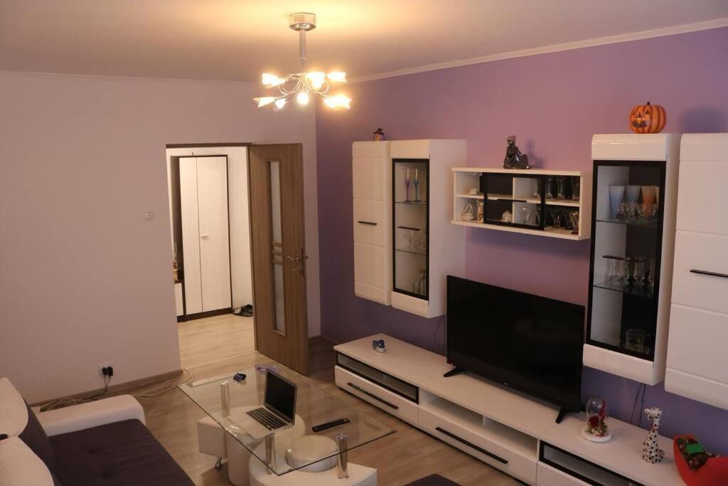 Studio 6