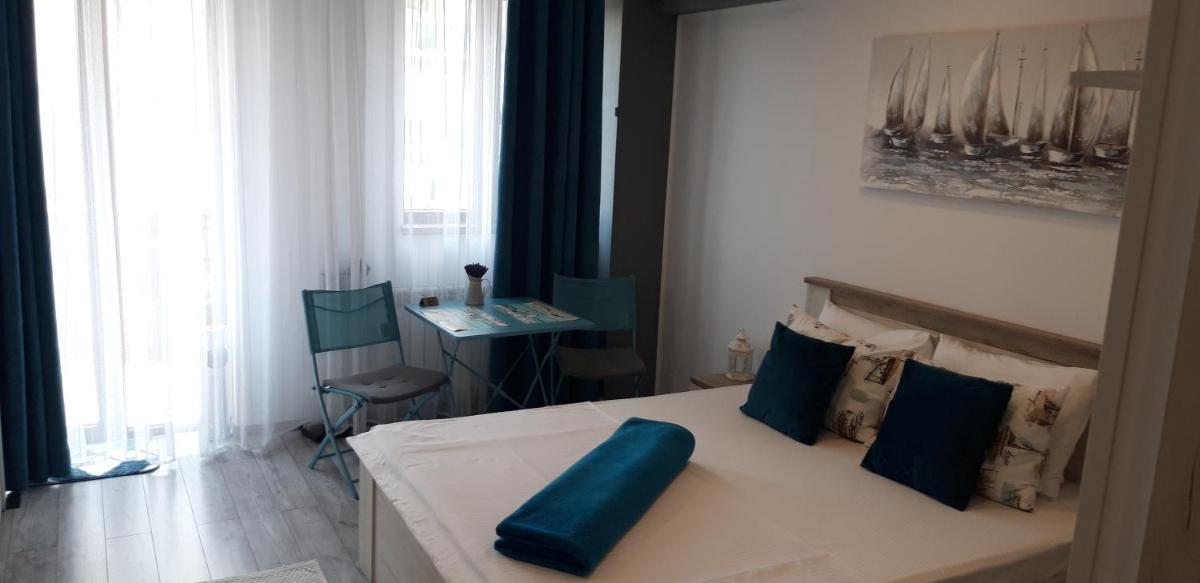 Studio Callatis Central - adults only