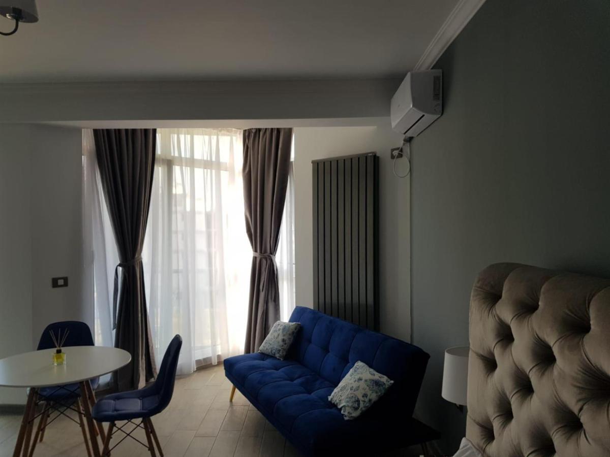 Studio Naly by Alz