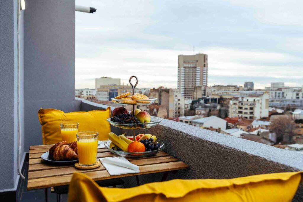 Stunning views - Top Location - Netflix + Balcony