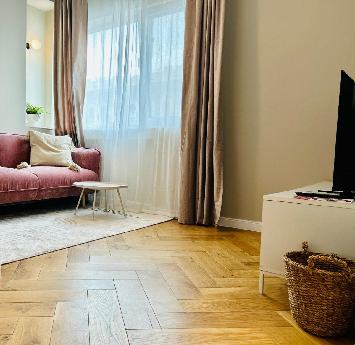 Ultracentral Lux Boutique 1BR Ap Near Subway