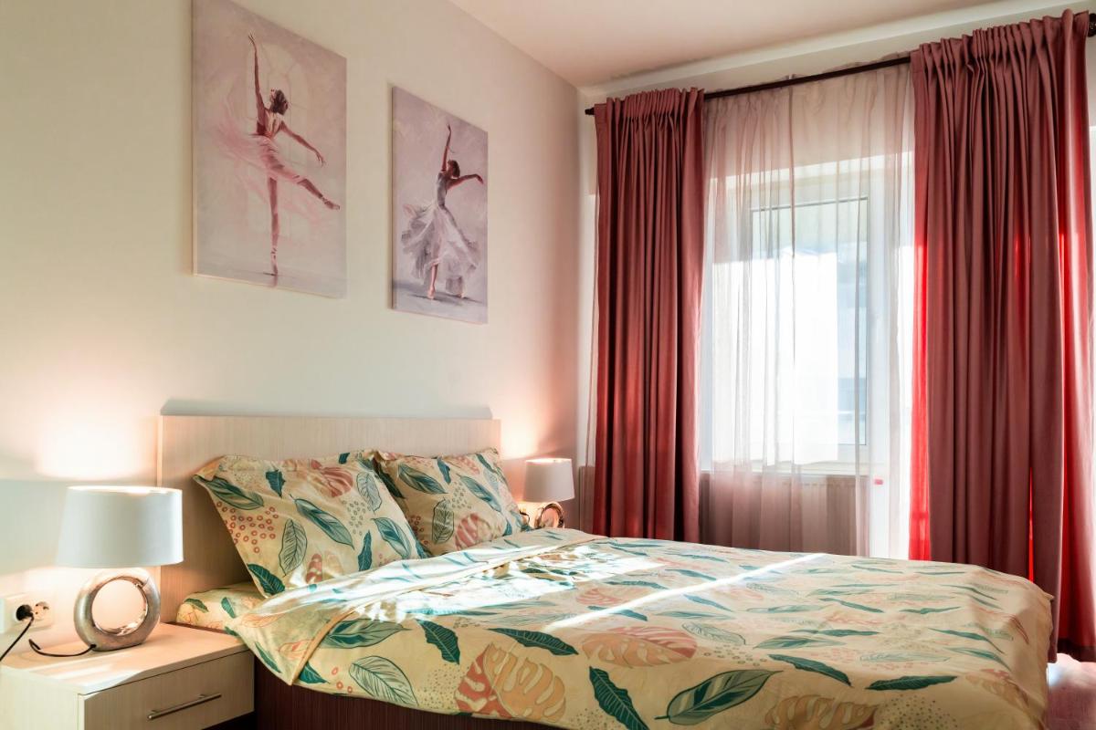 UniqueMoments Airport apartment & Secure parking & Airport shuttle
