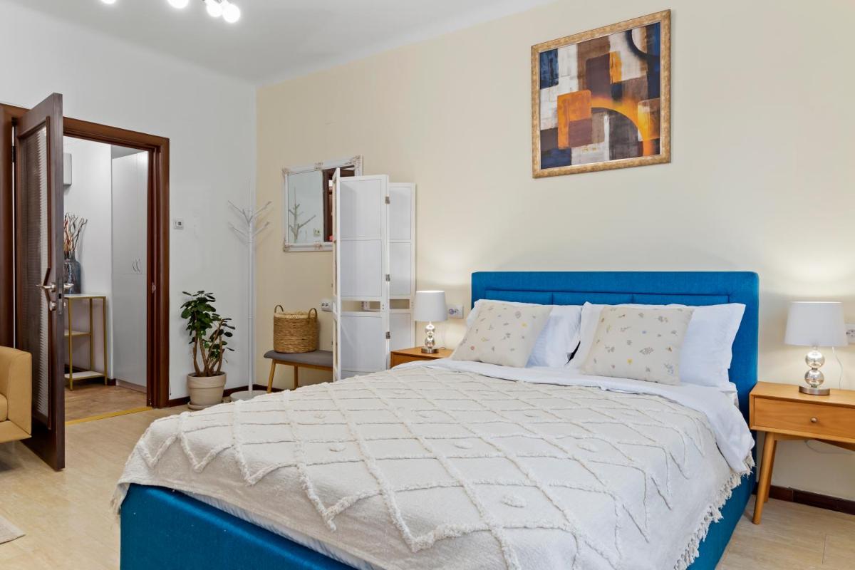 Upscale Studio, Walking Distance from The Old Town