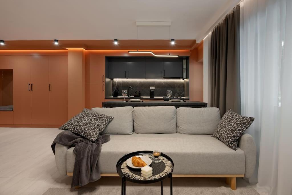 Urban Haven - Modern Central Studio