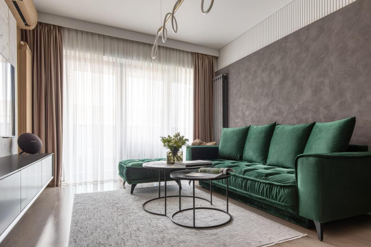 Urbanstay Suites - Prime Location Designer Suite