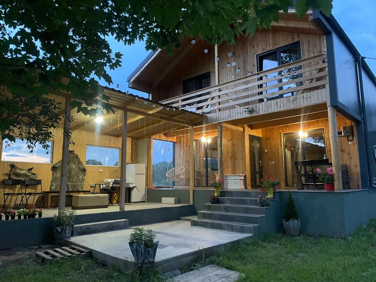 Vela's Cabin