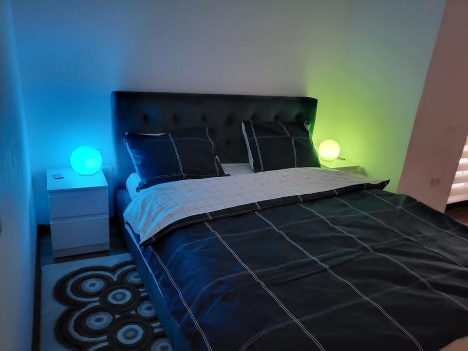Vlaicu Blue pozitionat excelent nou